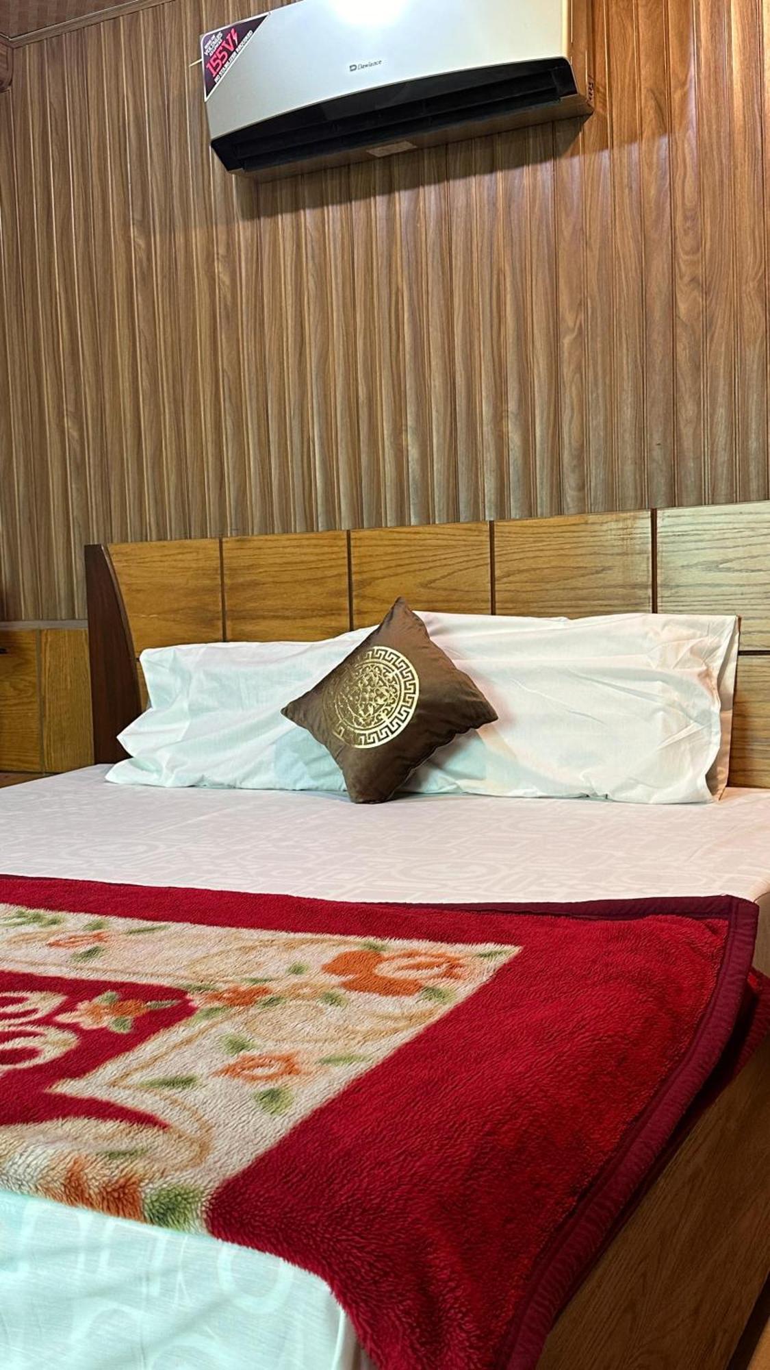 רוואלפינדי Baoo Jee Hotel Islamabad מראה חיצוני תמונה