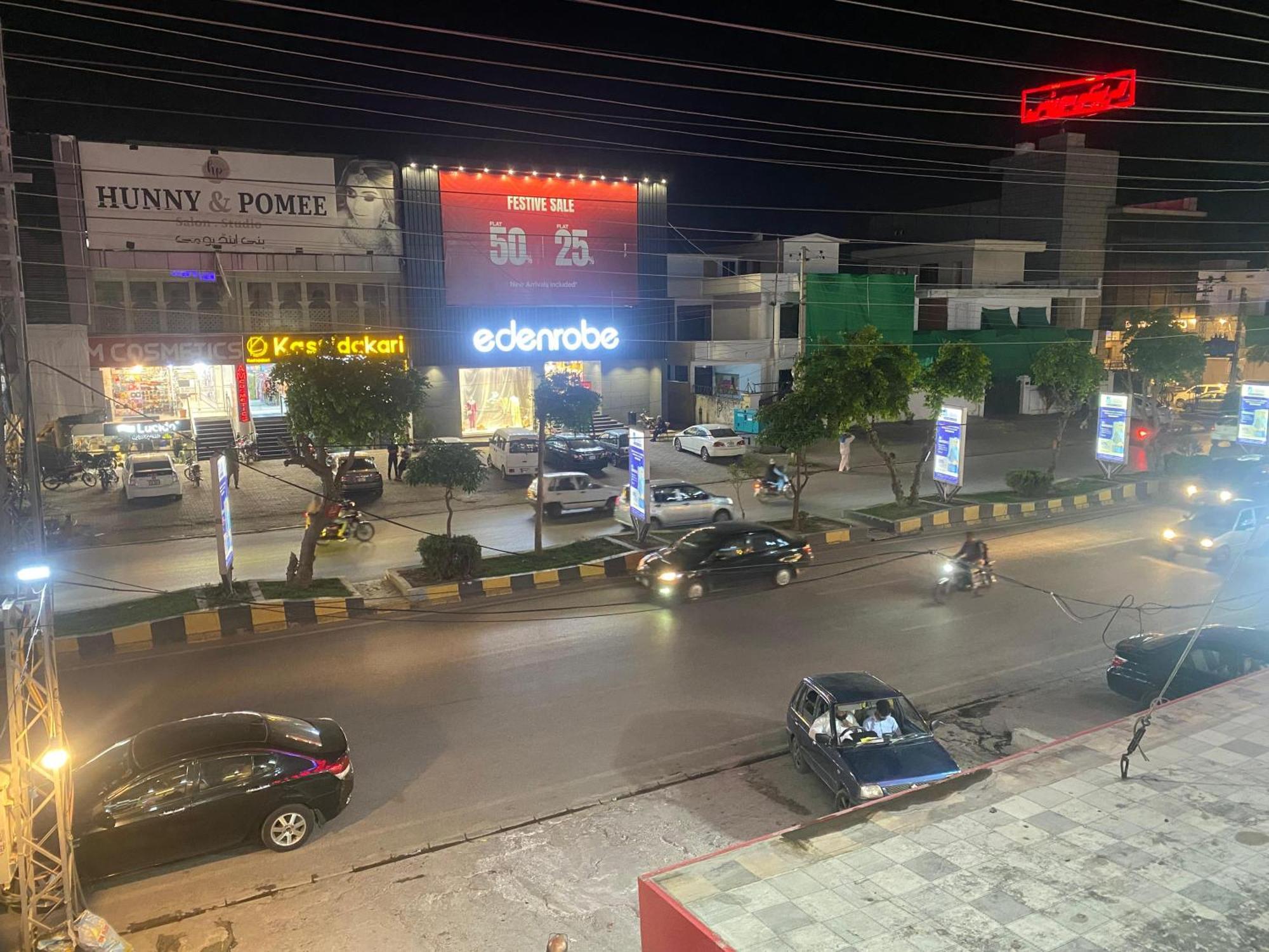 רוואלפינדי Baoo Jee Hotel Islamabad מראה חיצוני תמונה