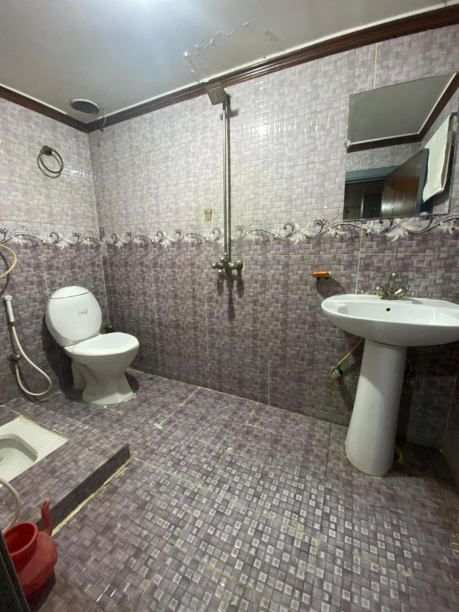 רוואלפינדי Baoo Jee Hotel Islamabad מראה חיצוני תמונה