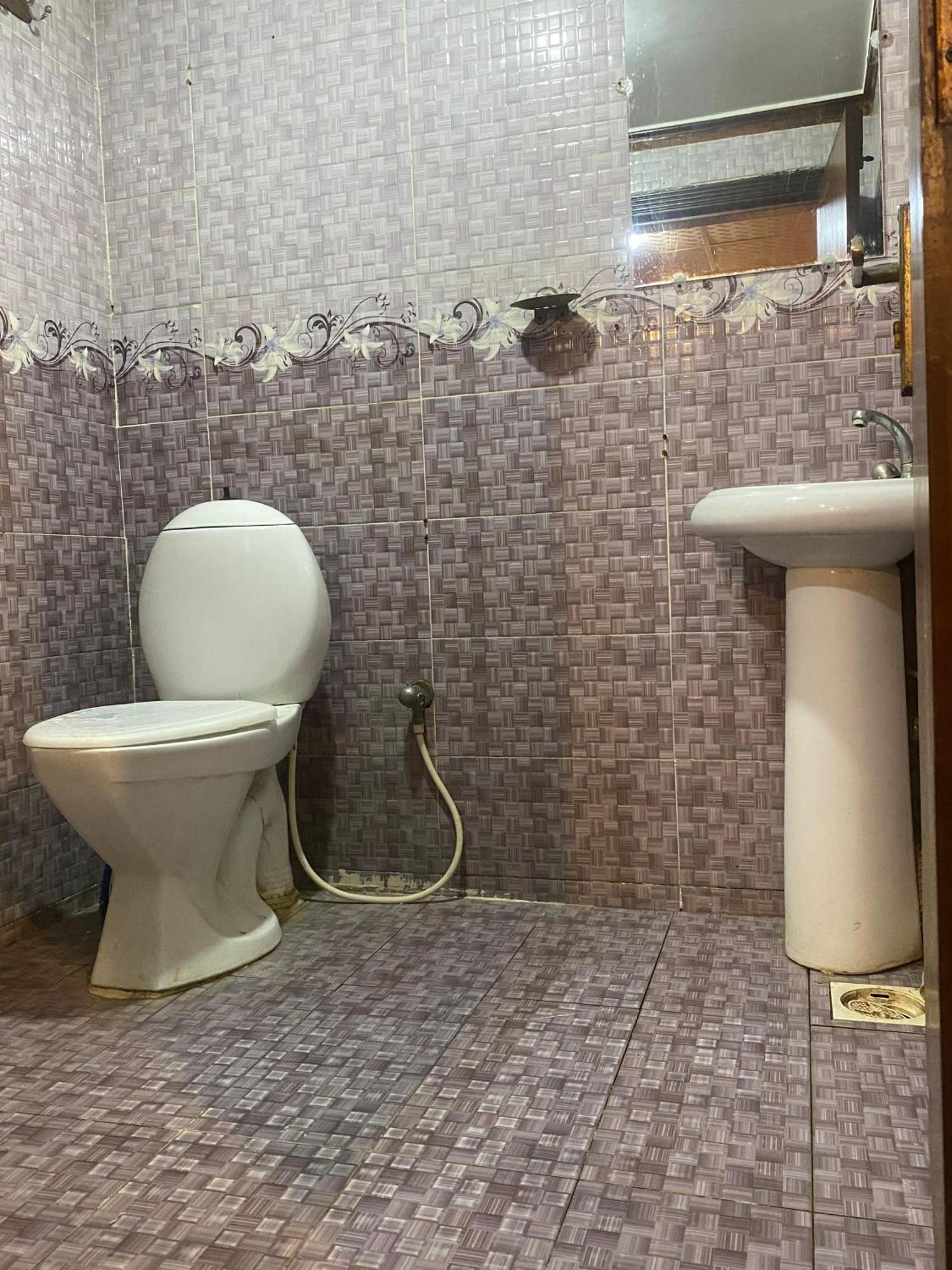 רוואלפינדי Baoo Jee Hotel Islamabad מראה חיצוני תמונה
