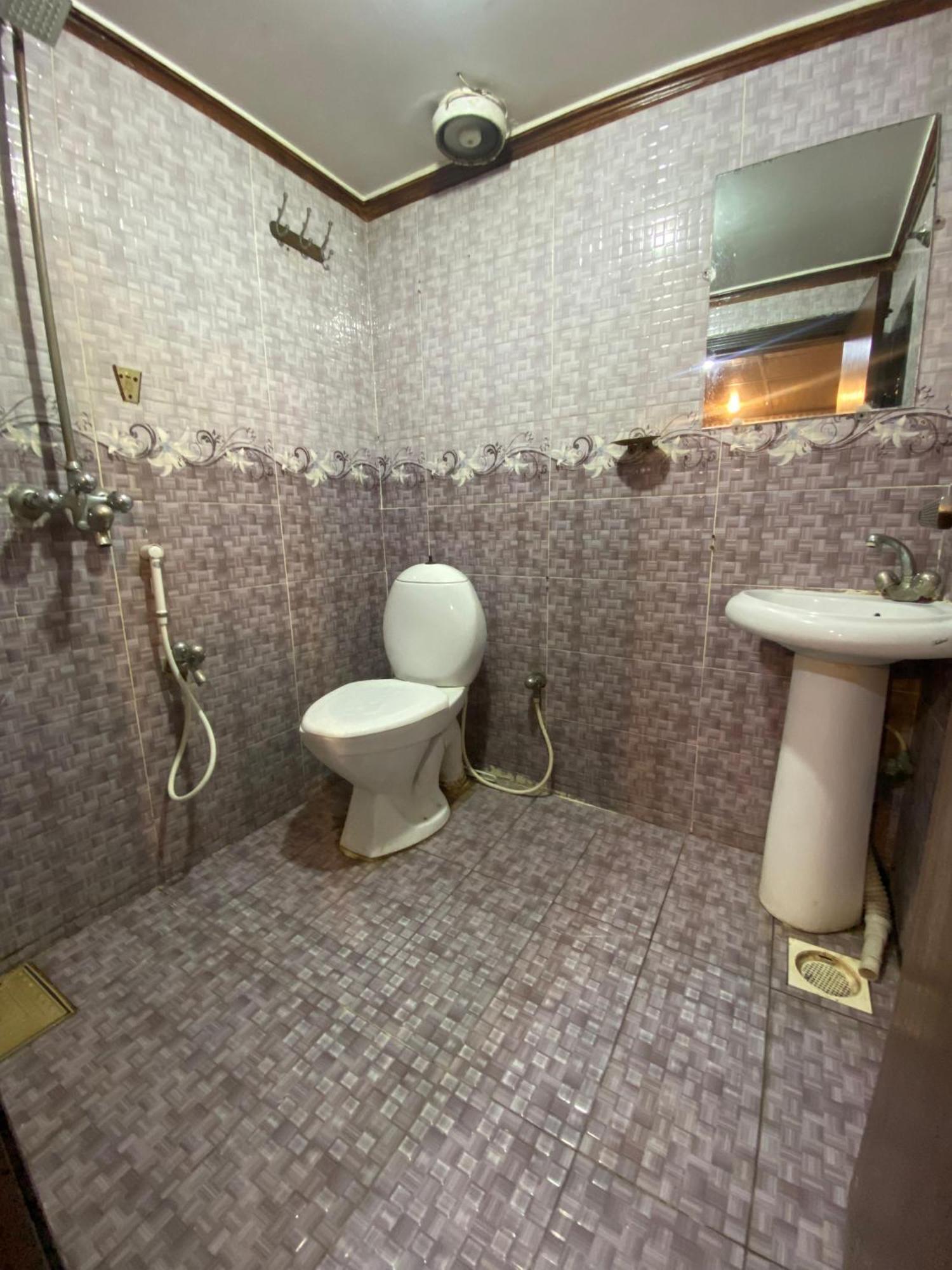 רוואלפינדי Baoo Jee Hotel Islamabad מראה חיצוני תמונה